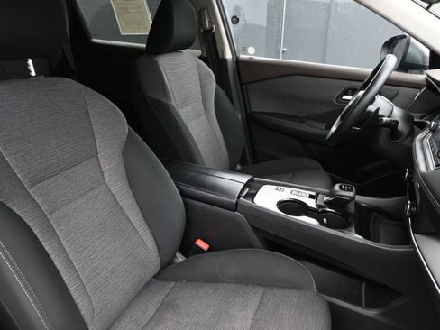 Used 2023 Nissan Rogue SV image 26