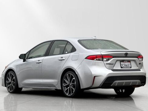 Used 2022 Toyota Corolla SE image 6