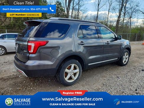 Used 2017 Ford Explorer XLT w/ Equipment Group 202A AWD/4WD image 4