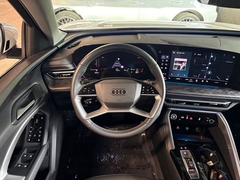 Used 2025 Audi Q5 Premium w/ Convenience Package AWD/4WD image 15