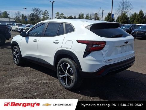 Used 2026 Chevrolet Trax RS image 4