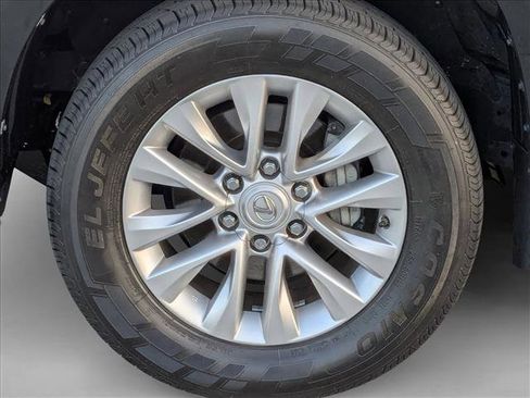 Used 2023 Lexus GX 460 Premium w/ Premium Plus Package image 24