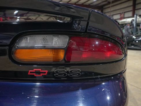 Used 2001 Chevrolet Camaro Z28 w/ SS Performance/Appearance Pkg image 37