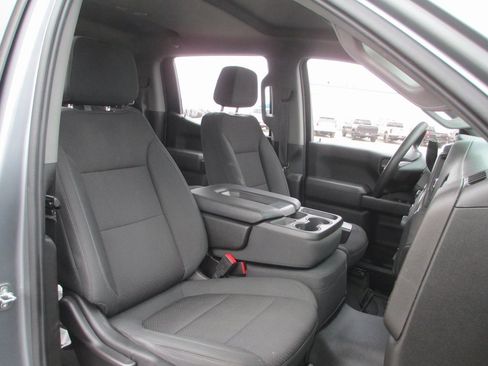 Used 2021 Chevrolet Silverado 1500 Custom Trail Boss w/ LPO, Dark Essentials Package image 18