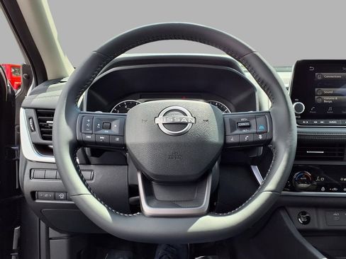 Used 2026 Nissan Rogue SV w/ SV Premium Package FWD image 15