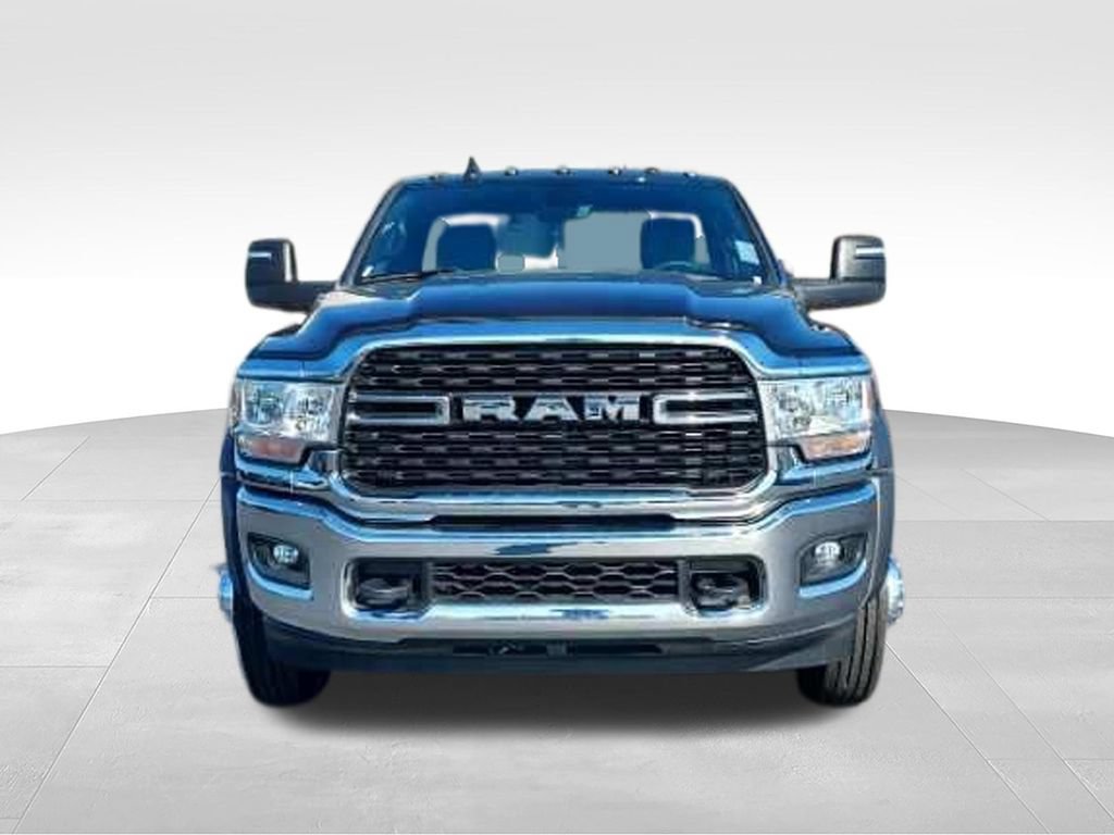 New 2024 RAM 5500 4x4 Regular Cab image 7