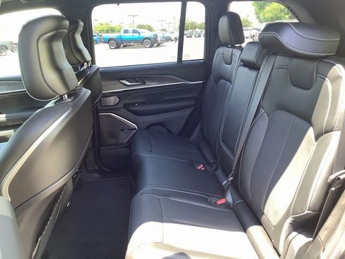 New 2023 Jeep Grand Cherokee Overland w/ Luxury Tech Group IV image 26