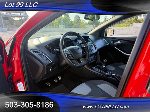 Used 2017 Ford Focus ST FWD image 33