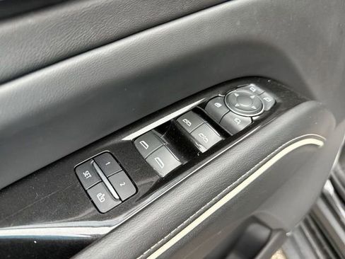 Used 2023 Cadillac Escalade Sport AWD/4WD image 13