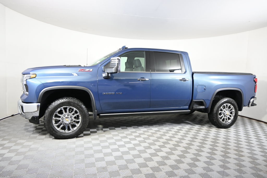 Used 2026 Chevrolet Silverado 3500 LTZ w/ LTZ Premium Package AWD/4WD image 2