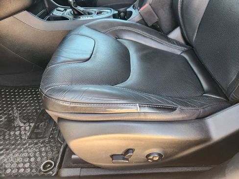 Used 2021 Jeep Cherokee Latitude Lux w/ Comfort/Convenience Group image 23