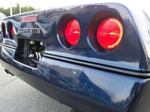 Used 1989 Chevrolet Corvette Convertible RWD image 18
