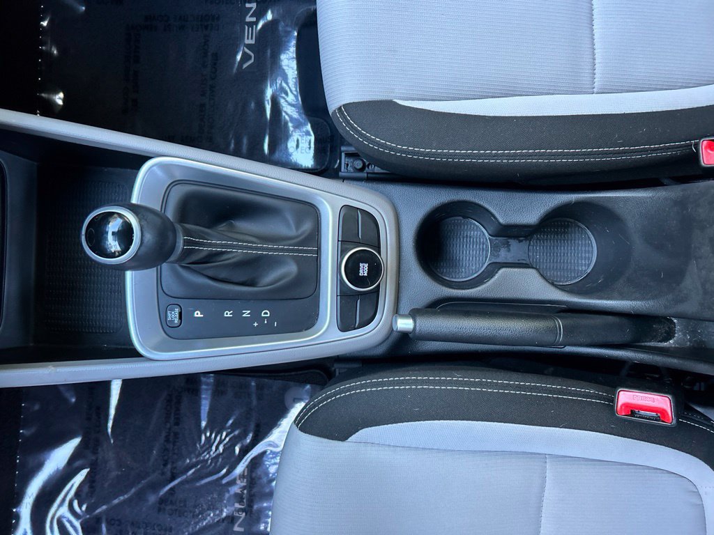 Used 2024 Hyundai Venue SEL FWD image 18