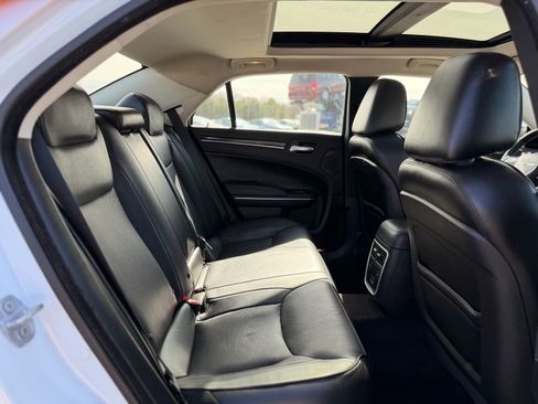Used 2017 Chrysler 300 C w/ Safetytec Plus Group image 19
