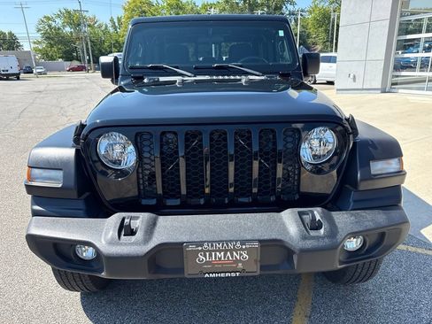 Used 2020 Jeep Gladiator Sport w/ Quick Order Package 24S AWD/4WD image 13