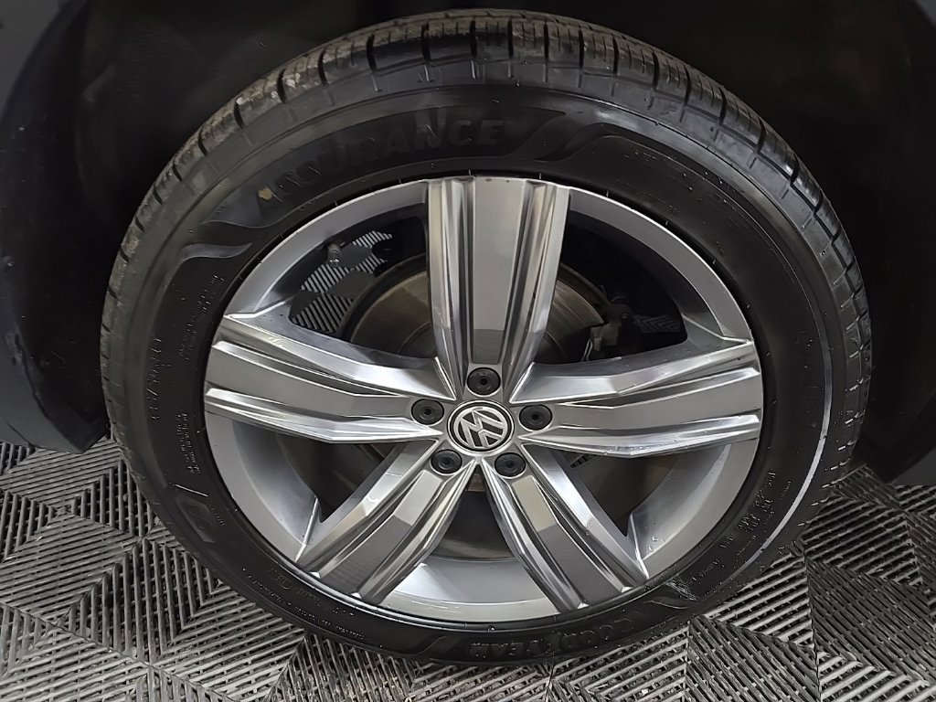 Used 2018 Volkswagen Tiguan SEL Premium AWD/4WD image 14