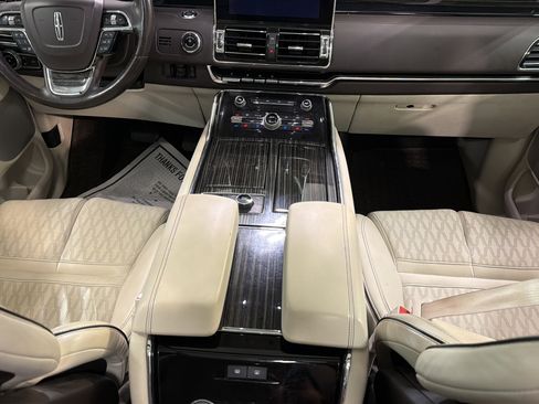 Used 2021 Lincoln Navigator Black Label w/ Cargo Convenience Package AWD/4WD image 22