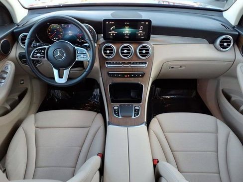 Used 2022 Mercedes-Benz GLC 300 image 4