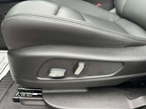 Used 2024 Cadillac XT6 Luxury image 22