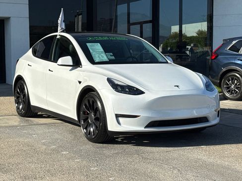 Used 2022 Tesla Model Y Performance AWD/4WD image 8