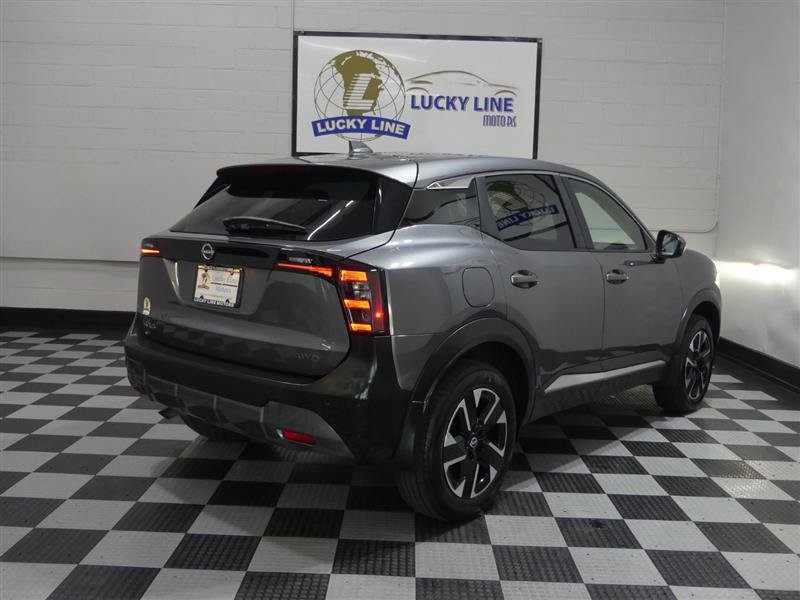 Used 2025 Nissan Kicks SV AWD/4WD image 10