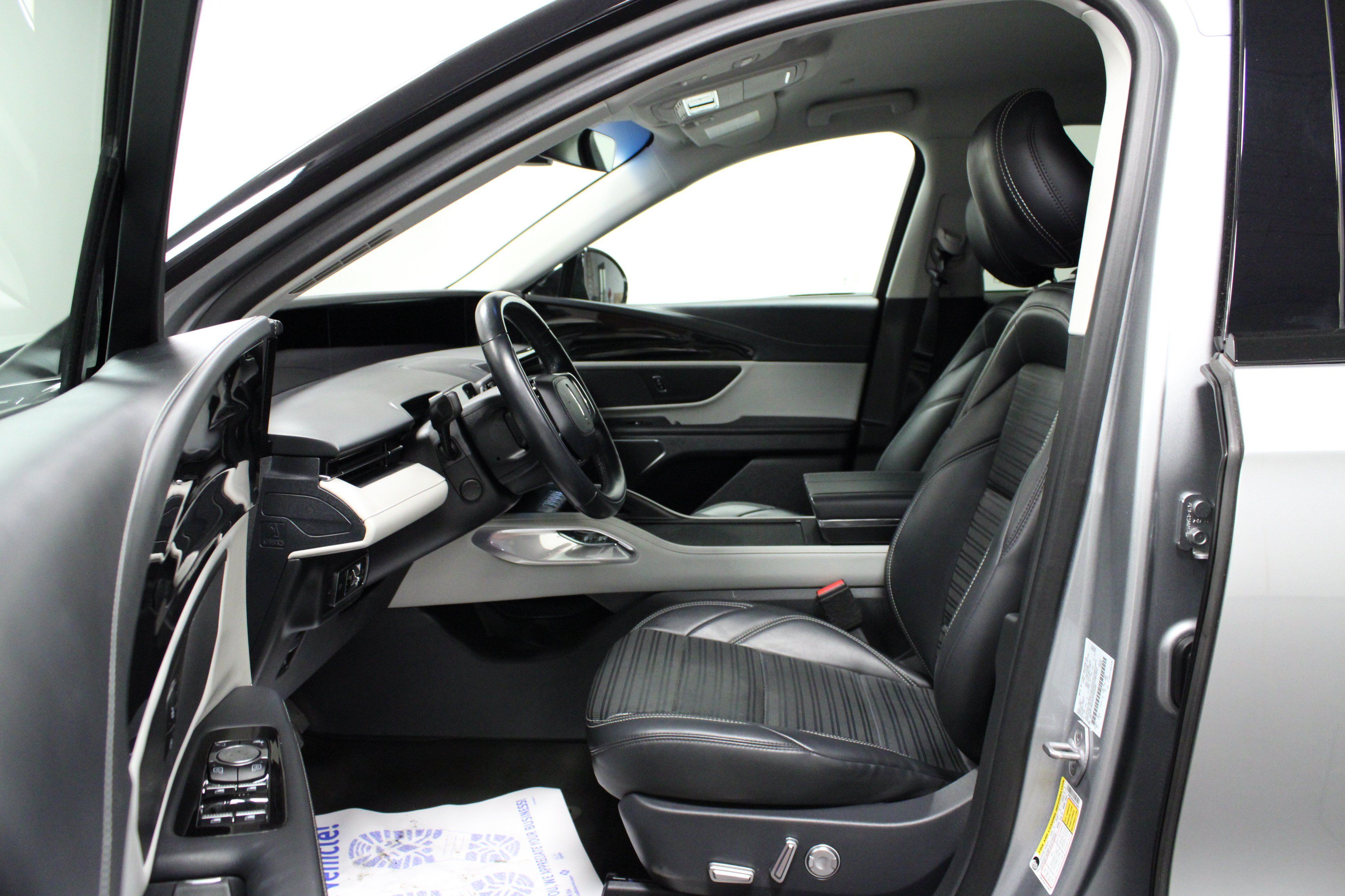 Used 2024 Lincoln Nautilus Reserve AWD/4WD image 12
