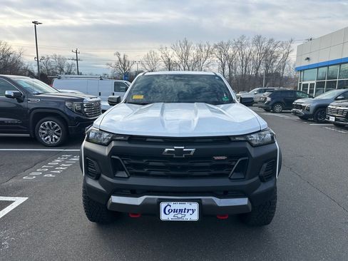 Used 2024 Chevrolet Colorado Trail Boss w/ Technology Package image 2