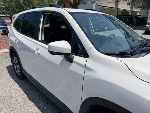 Used 2023 Subaru Forester Premium AWD/4WD image 16