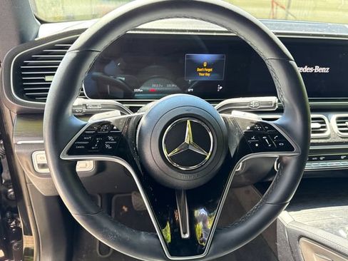 Used 2025 Mercedes-Benz GLE 450e 4MATIC image 18