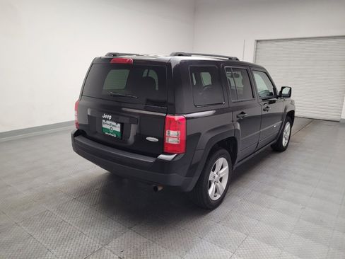 Used 2017 Jeep Patriot Latitude FWD image 9