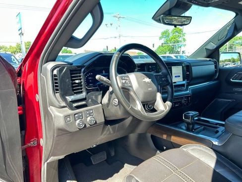 Used 2024 Chevrolet Silverado 1500 High Country w/ Technology Package AWD/4WD image 28