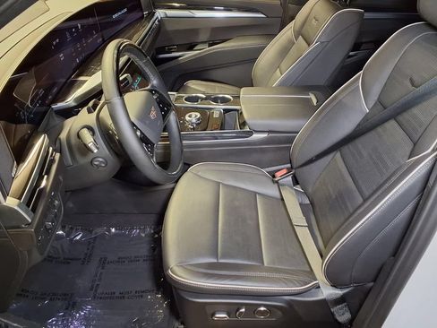 Certified 2025 Cadillac Escalade Sport AWD/4WD image 12