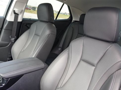 Used 2025 Buick Envision Preferred image 11