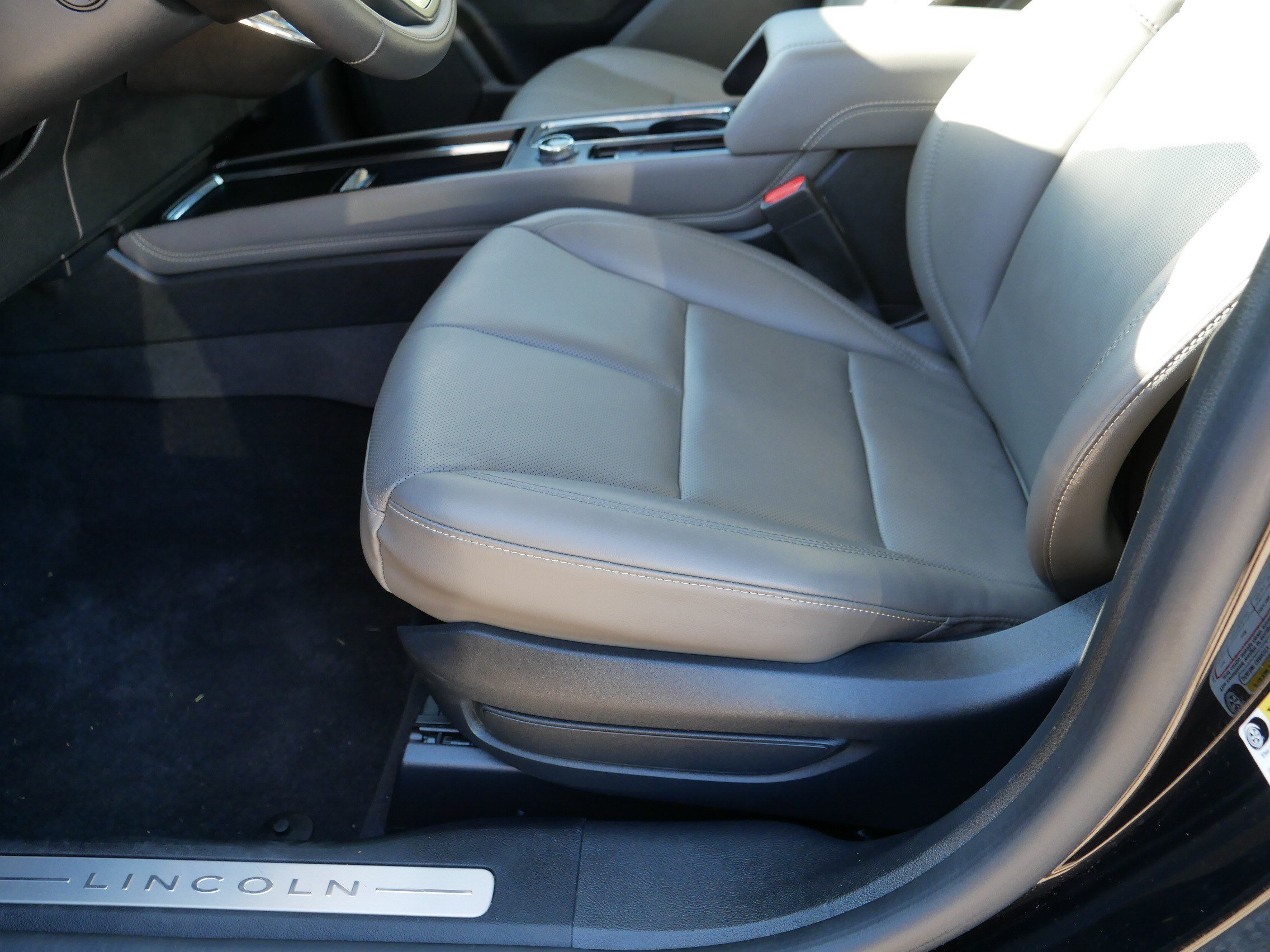 Used 2024 Lincoln Corsair AWD w/ Equipment Group 102A image 20
