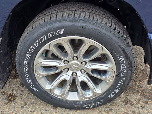 Used 2023 RAM 1500 Laramie AWD/4WD image 6