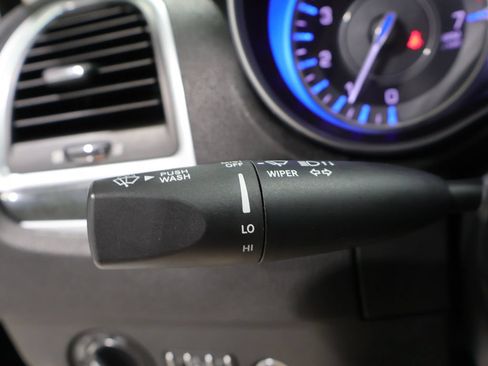 Used 2016 Chrysler 300 C AWD/4WD image 37