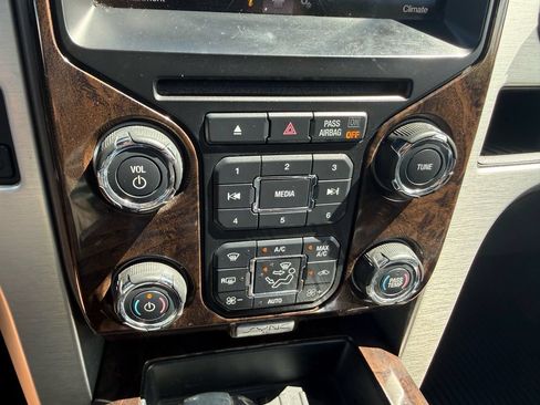 Used 2013 Ford F150 Platinum w/ Max Trailer Tow Pkg AWD/4WD image 20