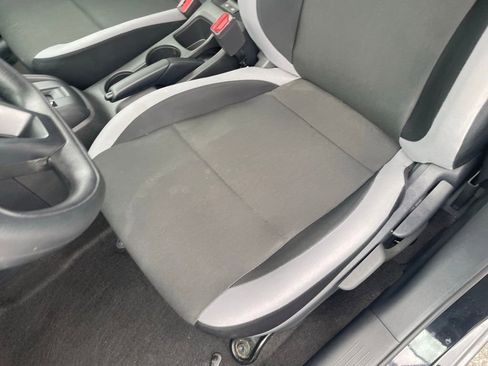 Used 2025 Nissan Versa S FWD image 20