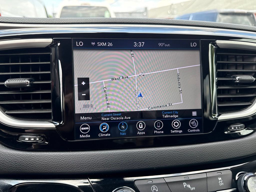 Used 2020 Chrysler Pacifica Touring-L Plus FWD image 10