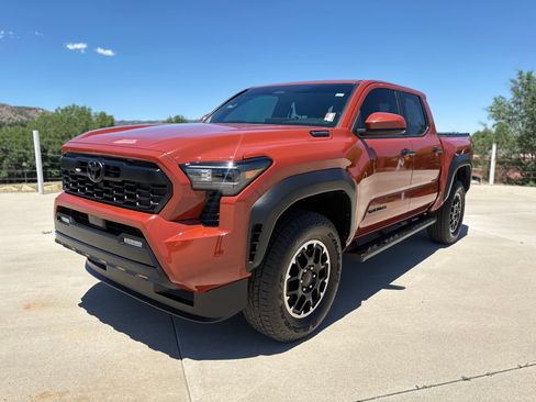 Used 2025 Toyota Tacoma TRD Off-Road AWD/4WD image 1