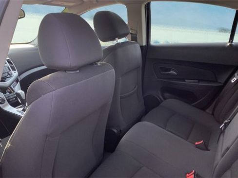 Used 2016 Chevrolet Cruze LT image 17