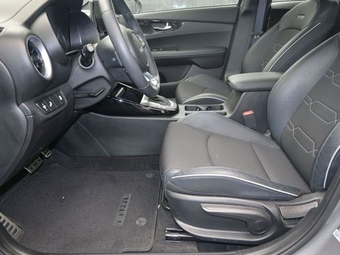 Used 2023 Kia Forte GT-Line w/ GT-Line Premium Package image 15