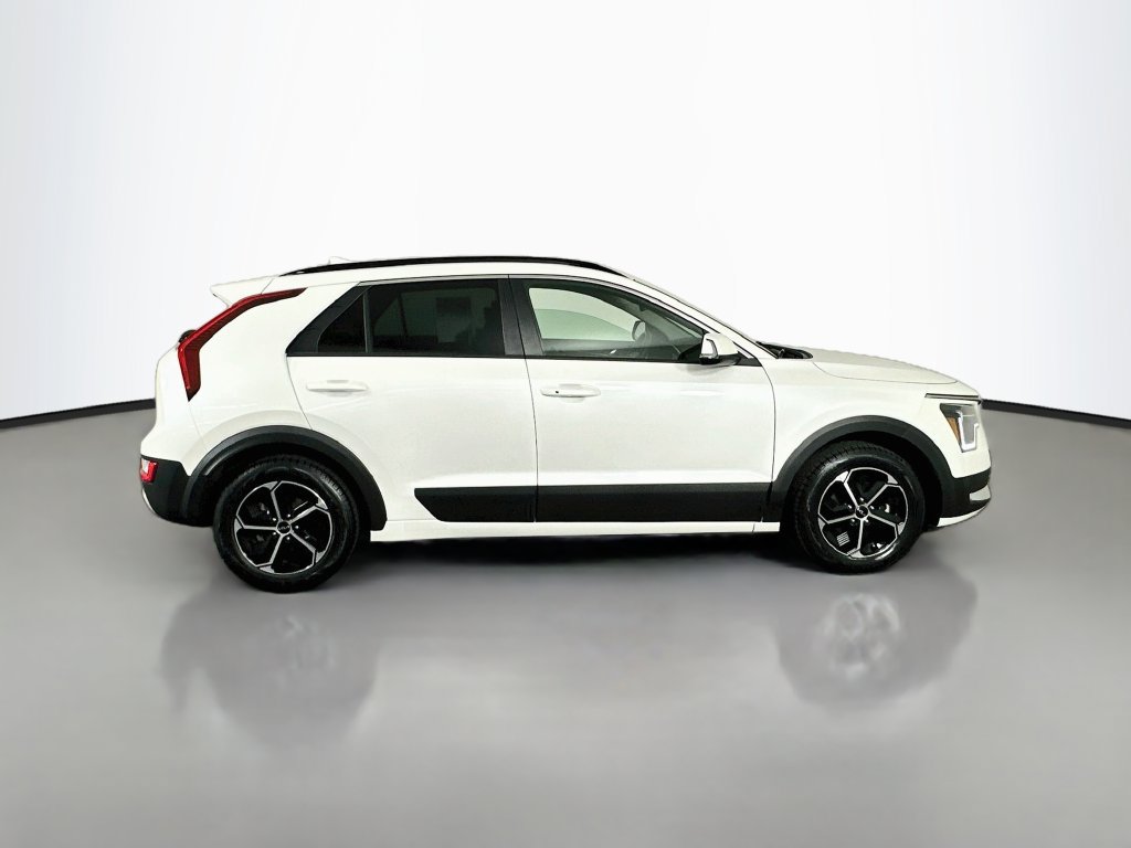 Used 2023 Kia Niro EX FWD image 9