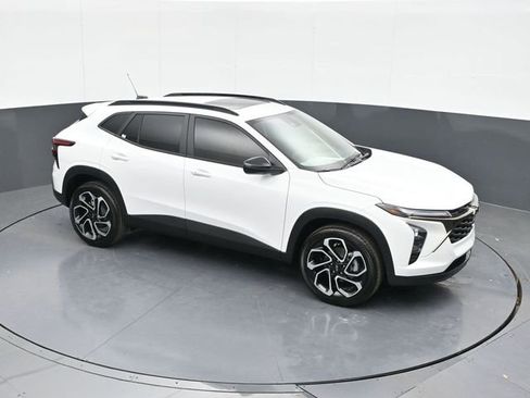 New 2026 Chevrolet Trax RS w/ Sunroof Package FWD image 61