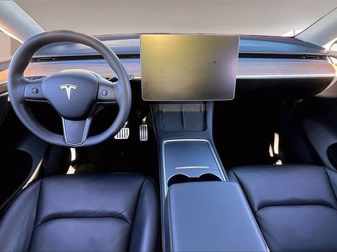Used 2025 Tesla Model Y Performance image 7