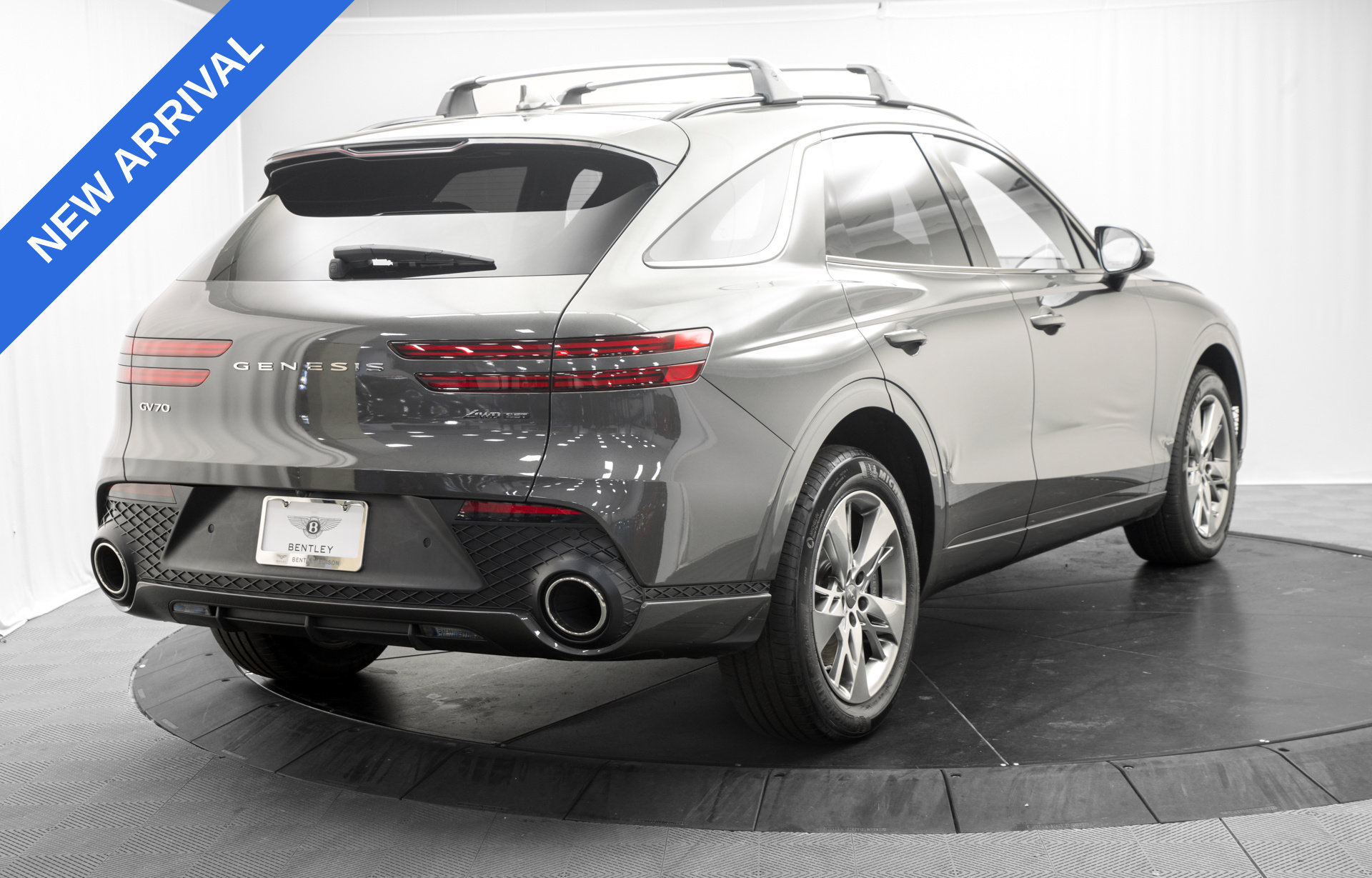 Used 2025 Genesis GV70 3.5T Sport AWD/4WD image 7