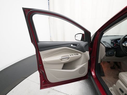 Used 2016 Ford Escape SE w/ SE Leather Comfort Package image 29