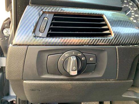 Used 2010 BMW 328i Convertible image 30