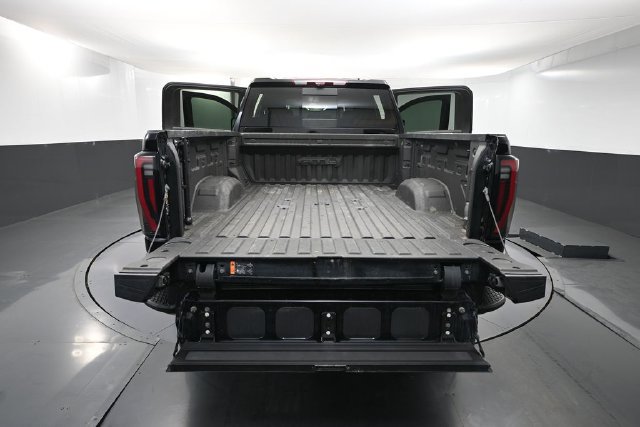 Used 2024 GMC Sierra 2500 AT4 w/ Technology Package AWD/4WD image 34