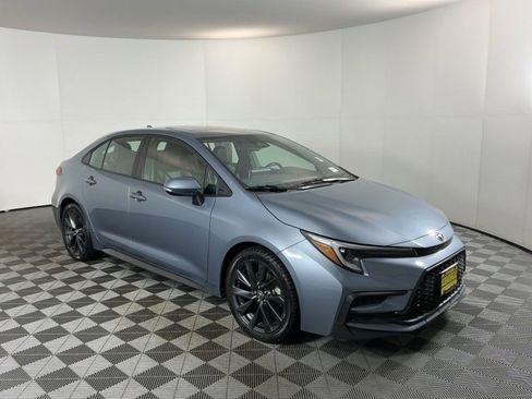 Used 2023 Toyota Corolla XSE image 3